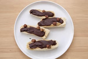 Bananas frías con pasta de maní