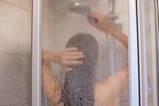 Los riesgos que tiene para la salud bañarse con agua muy caliente