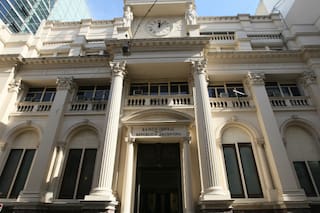 Argentina estudia flexibilizar los requisitos de reservas bancarias para impulsar la liquidez