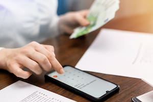 Cómo la nueva propuesta migratoria podría dejar a millones sin acceso financiero