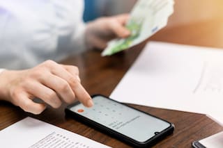 Cómo la nueva propuesta migratoria podría dejar a millones sin acceso financiero