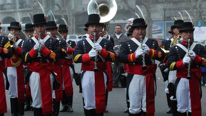 Bandas militares de la Argentina marcharán el próximo domingo por la Avenida del Libertador