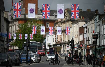 Banderas británicas y del Jubileo en Colchester, al este de Inglaterra