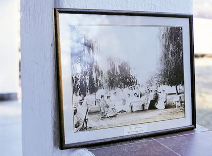 Banderas de batallas, daguerrotipos, cartas y libros son fiel testimonio de un pasado que pareciera intacto tras los muros de La Carolina.