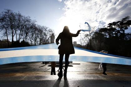 Banderas en la movilización por el 26A llevada a cabo en Mar del Plata