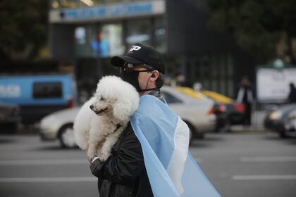 Antes de las 16, la manifestación era incipiente, pero fue creciendo en público con el correr de los minutos