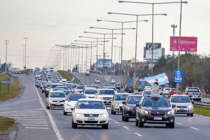 Banderazo en la Panamericana en el partido de Pilar