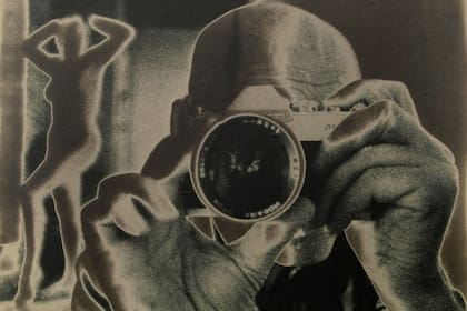 Bandi Binder, el célebre retratista de Punta del Este, exhibido por la galería uruguaya Black Gallery