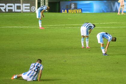 Así empezó Racing en el mandato de Juan Antonio Pizzi: derrota por 2-0 y muy poco juego.