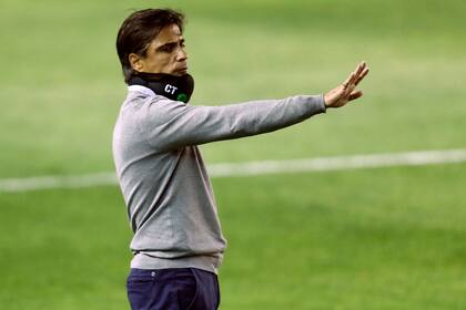 Javier Sanguinetti, el director técnico de Banfield, fue expulado a raíz de un exceso verbal.