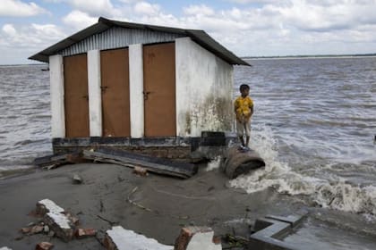 Bangladesh, en la lista de países menos desarrollados de la ONU, está luchando contra la erosión de los ríos debido al cambio climático