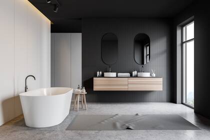 Baño minimalista en blanco y negro