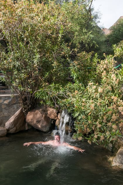 Baño relajante en las termas de Fiambalá.