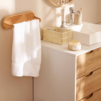 Baños, cocina, cuartos y la casa entera pueden ganar calidez con los productos de Arredo.