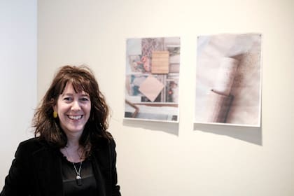 La artista Lorena Marchetti y sus fotografías impresas sobre papel de póster: se venden por 1000 pesos