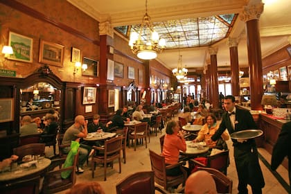 El Café Tortoni, un emblema de la ciudad de Buenos Aires