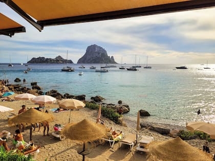 Bar de playa en Cala d’Hort, Ibiza.