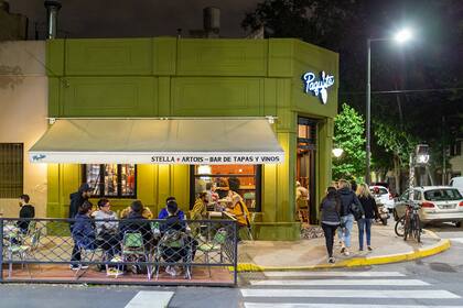 Bar de tapas y vinos, con tarot incluido