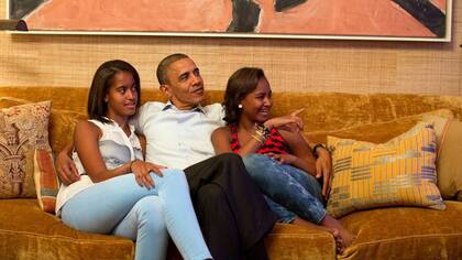 Barack Obama, junto a sus hijas. Foto: Facebook