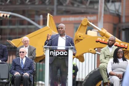 Baraka propone revisar de raíz el discurso demócrata para reconectar con votantes de clase media y sectores históricamente postergados