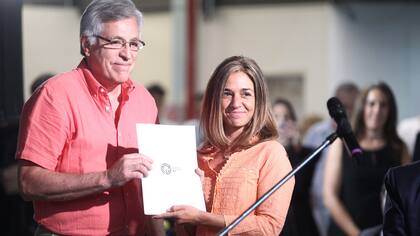 Bárbara Badía junto a Miguel Pereira, Presidente de Radio y Televisión Argentina