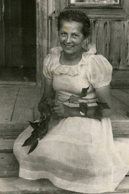 Barbara fue herida el 13 de agosto de 1944 en la explosión de un tanque bomba en la Ciudad Vieja de Varsovia; posteriormente, cuando se recuperaba en un hospital de campaña, un bombardeo alemán acabó con su vida