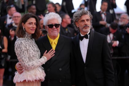 Bárbara Lennie, Pedro Almodóvar y Leonardo Sbaraglia