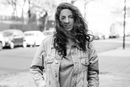 "Estoy convencidísima de que las mujeres tienen las mismas herramientas y capacidades que los hombres en el arte", señala Barbi Recanati, ex líder de Utopians y ahora solista