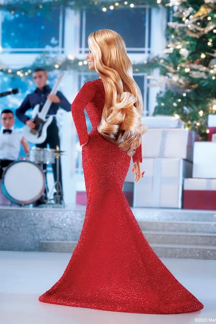 Barbie con el mismo peinado con ondas que usó Carey casi 30 años atrás. 