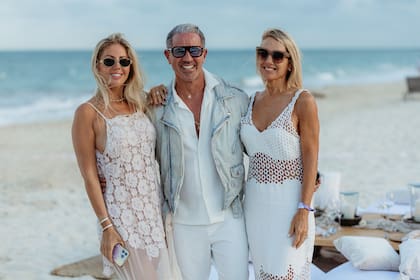 Barbie Simons, Hernán Arriaga y Matilde Grobocopatel, invitados al exclusivo cumpleaños de Pampita en el Grand Palladium Select Costa Mujeres