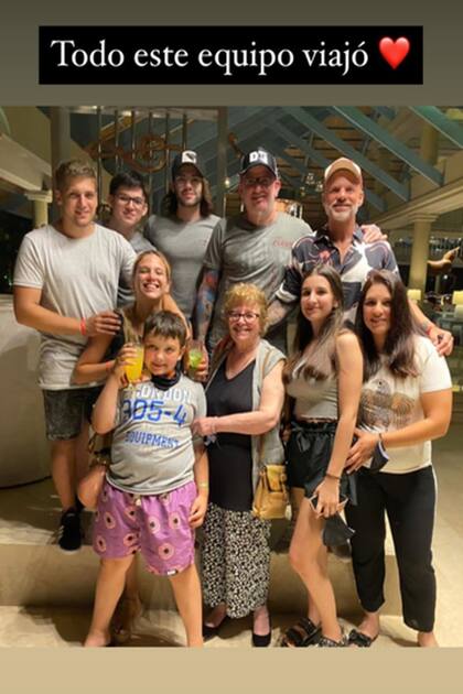 Barbie Vélez voló a Punta Cana con parte de su familia y su novio, en un viaje que la actriz planificó antes de que comenzara la pandemia de coronavirus