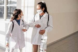 Barbijos, distancia social e higiene reforzada, las claves para el regreso al aula en la primera provincia que permite las clases presenciales,195x123mm