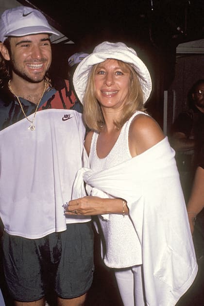 Barbra y Andre Agassi habrían vivido un gran amor –nunca confirmado por ninguno de los dos– a principios de los 90. Ella le lleva veintiocho años.