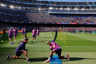 Barcelona entrena en el Camp Nou por primera vez en más de dos años mientras sigue la remodelación