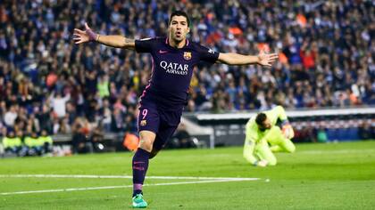 Barcelona ganó el clásico catalán y sigue en la cima de la Liga de España