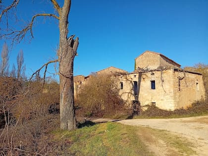 Bárcena de Bureba es un pueblo que había sido abandonado en los años 70