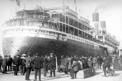 Barco de pasajeros, alrededor de 1920