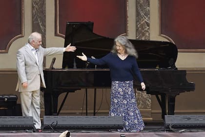 Barenboim y Argerich juntos en el escenario porteño, en 2020