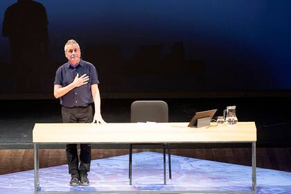 Baricco presentó su conferencia "Sobre el Tiempo y el Amor" en el Teatro Colón en octubre pasado