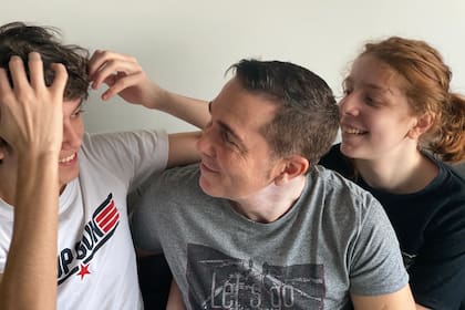 Barili junto a sus hijos