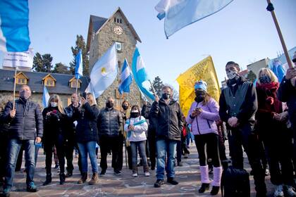 La protesta en Bariloche, frente al Centro Cívico
