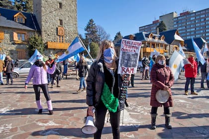 En Bariloche, la protesta también apuntó contra la toma de tierras