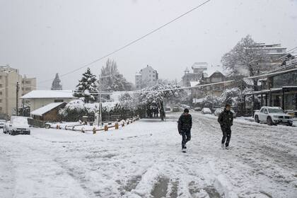 Bariloche amaneció cubierta de nieve