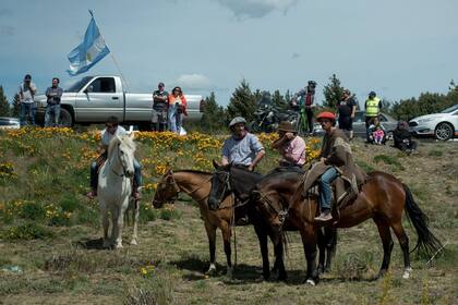 Bariloche. Concentración pidiendo por seguridad ante los conflictos con mapuches.