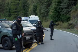 Las fuerzas federales permanecerán en Mascardi y continuarán la búsqueda de quienes escaparon