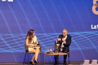 Para Martin Baron, Trump y Milei “son bichos raros, aspirantes a autócratas”