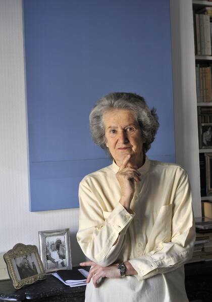 Baron Supervielle afirmó alguna vez que fue un "impulso misterioso" lo que la llevó a volcarse a su lengua adoptiva.