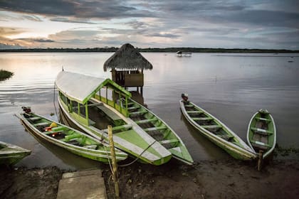 Barquitos en el Libertad Jungle Lodge de Iquitos