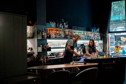 Barra de Sips, en Barcelona, puesto N°1 del ranking 2023 The World's 50 Best Bars