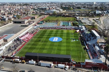 Barracas Central juega por primera vez en su cancha en La Liga de Futbol Profesional